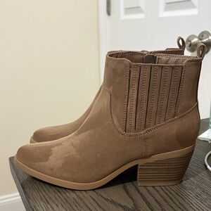 Old Navy Tan Ankle Booties (Size 8)
